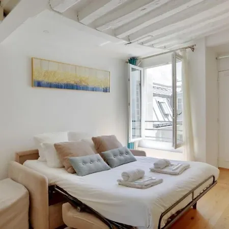 549 Saint Honore Superb In